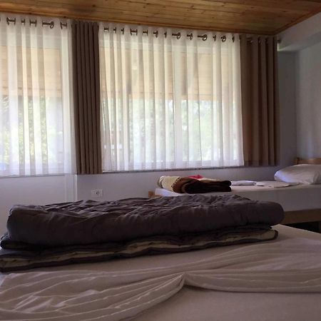 Zariklis Hotel Theth Bagian luar foto